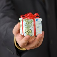 Smarter bonuses can help businesses boost employee performance: Study